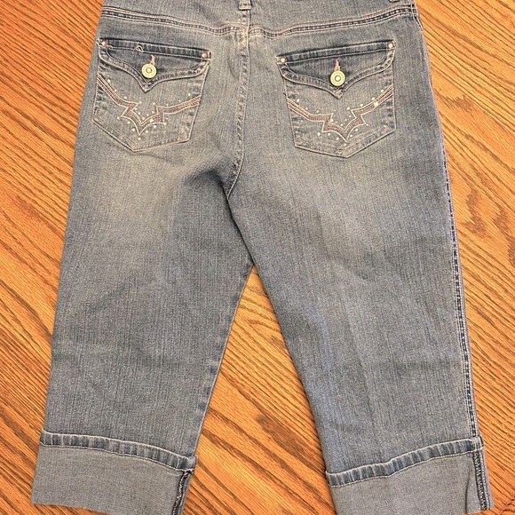 Sparkly Embroidered Capri Jeans - Picture 2 of 3